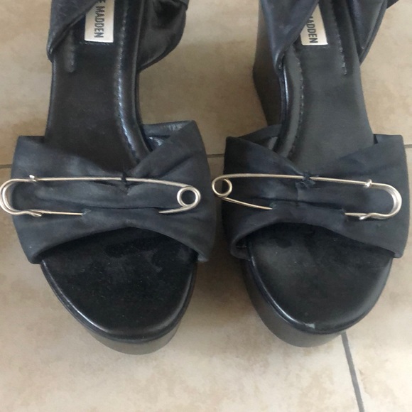 Wedges with Safety Pin Detail - Picture 7 of 7